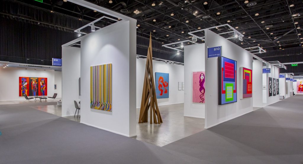 Armchair Traveller, Experience The Beauty of Dubai From the Comfort of Your Home