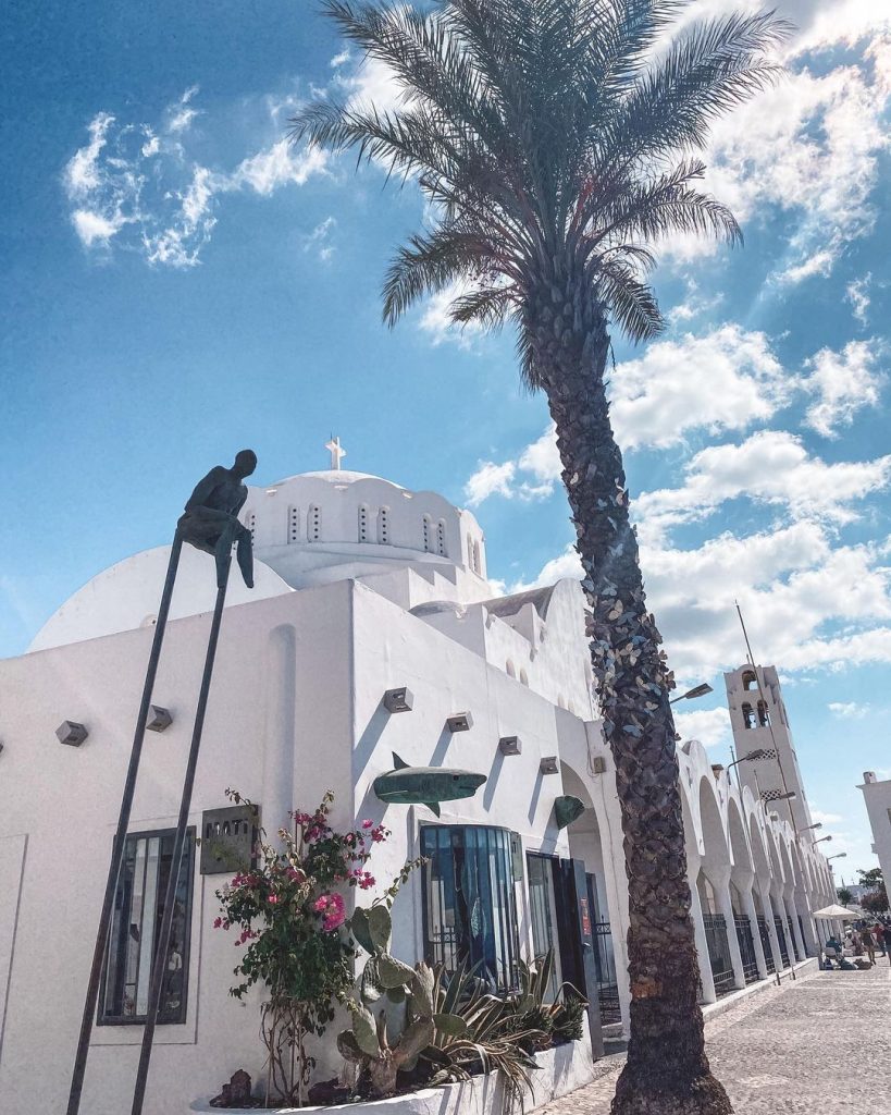 Santorini; Visa, Guide, Attractions and more