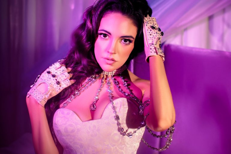 Dina Renée Closes Out the Year With New Single, ‘Heartbreak Saved My Life’